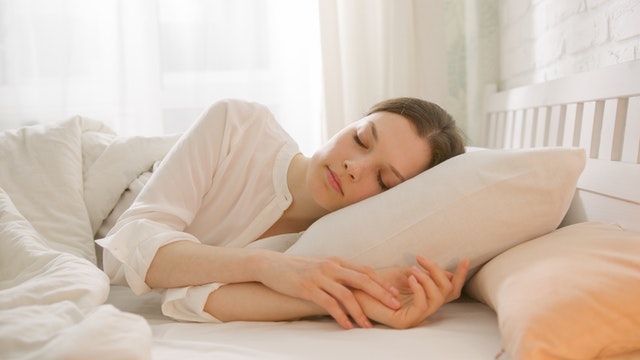 Roncar al dormir: Causas y soluciones